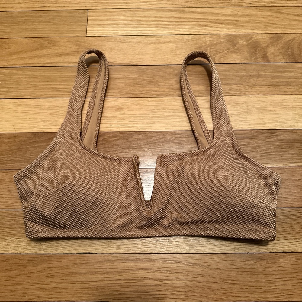 Aerie women's scoop neck bikini top wired
V-neck size Medium